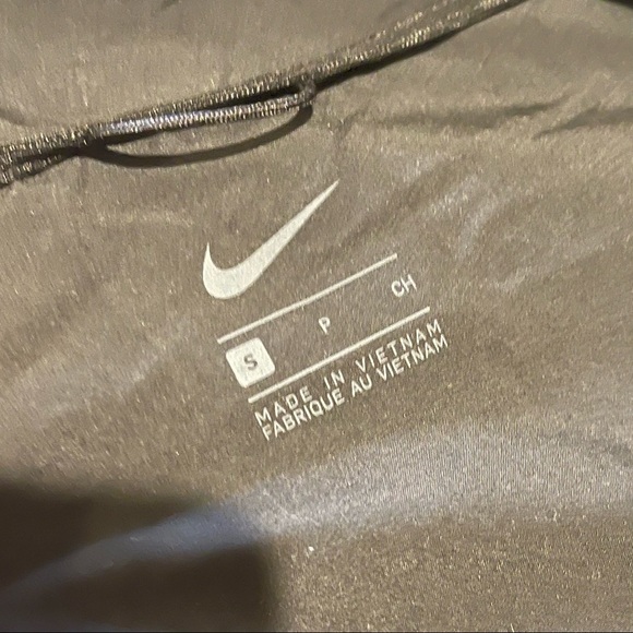 NIKE | Essential Flash Reflective Running Jacket | Size S | Black - Picture 5 of 7